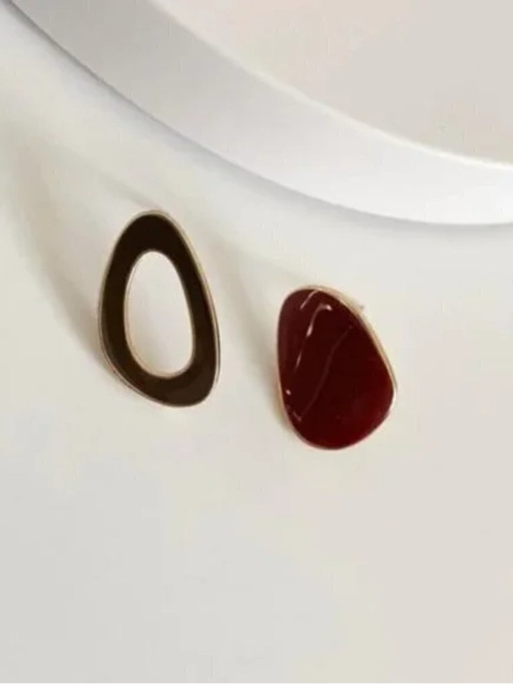 Asymmetrical Red and Black Enamel Drop Earrings - Women Jewelry